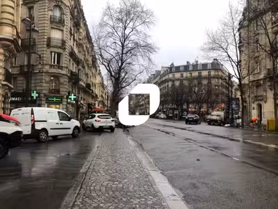 Location Locaux commerciaux - Boutiques à Paris 17e