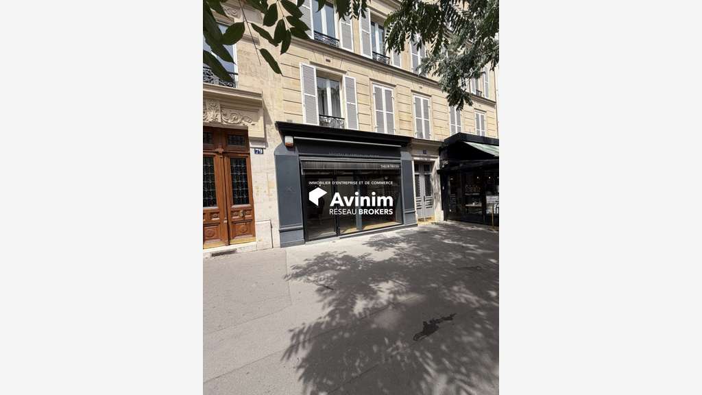 A louer local commercial 76m² empl N°1 Paris 17e