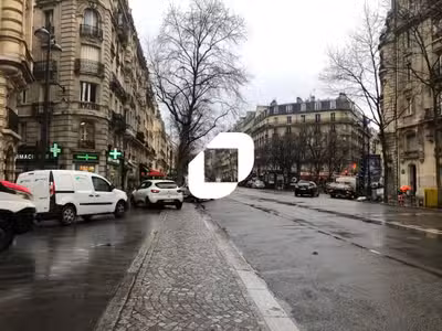 A louer Local commercial 57m² Paris