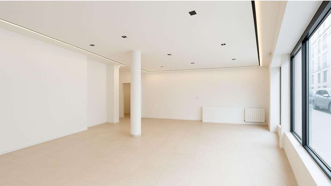 Location local commercial 87m² Paris Mairie du 18e