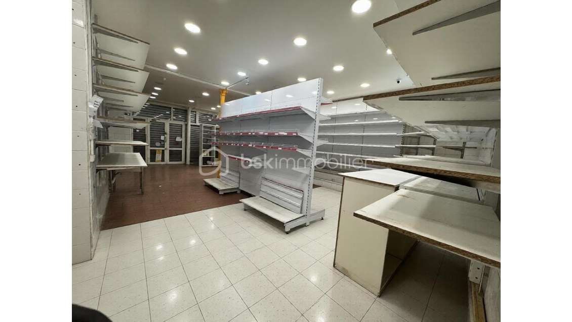 Loue local commercial de 90m² à Paris 75018