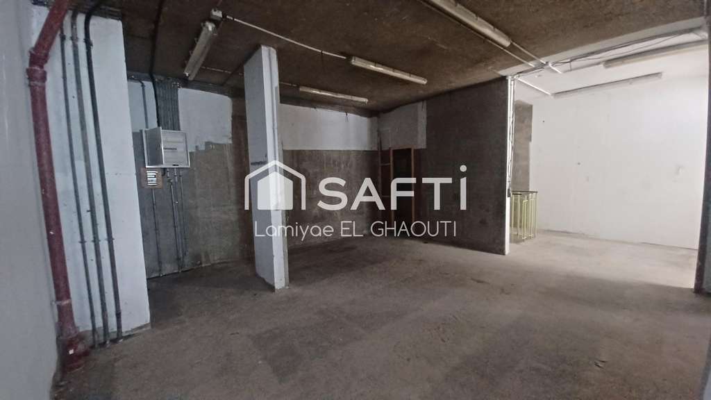 Location bail neuf beaux volumes tertiaire à Paris