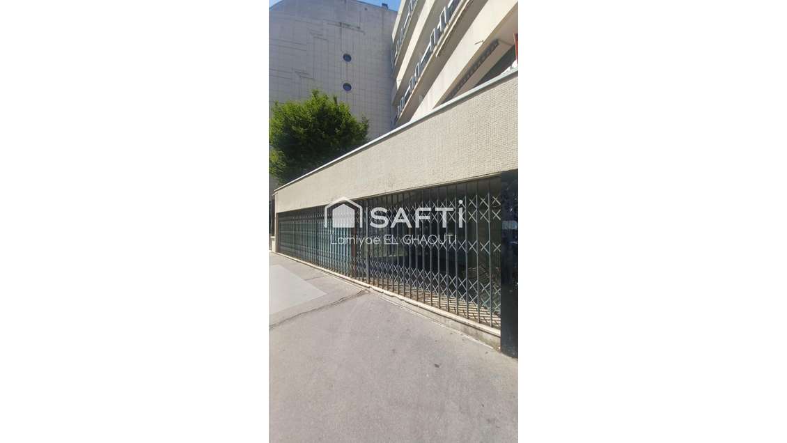 Location bail neuf beaux volumes tertiaire à Paris