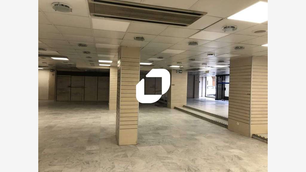A louer Local commercial 635m² Paris