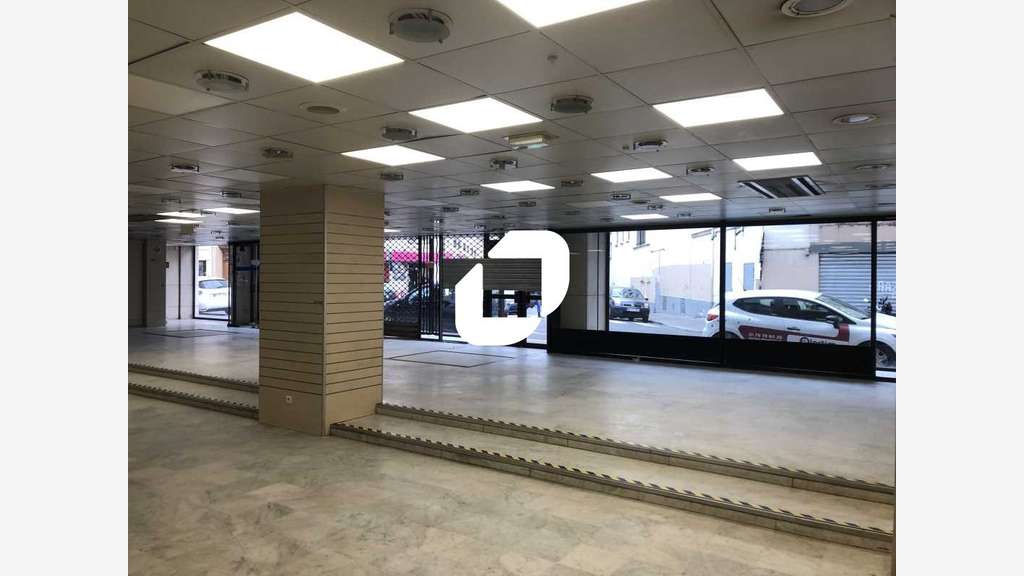 A louer Local commercial 635m² Paris