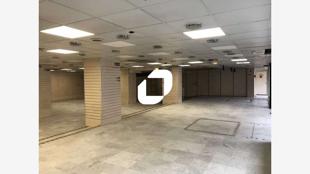 A louer Local commercial 635m² Paris