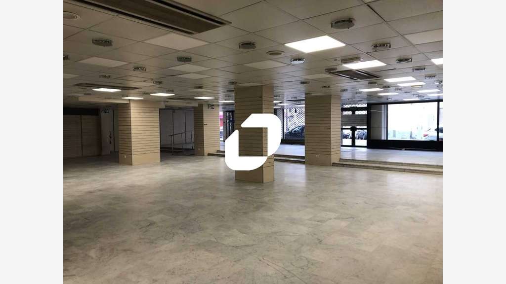 A louer Local commercial 635m² Paris