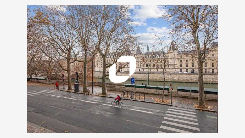 A louer Local commercial 205m² Paris