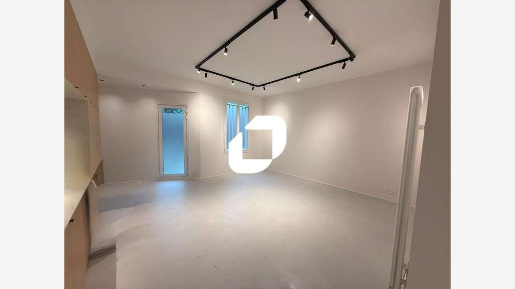 A louer Local commercial 95m² Paris