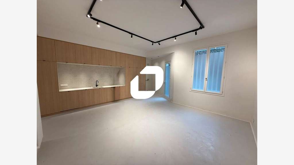 A louer Local commercial 95m² Paris