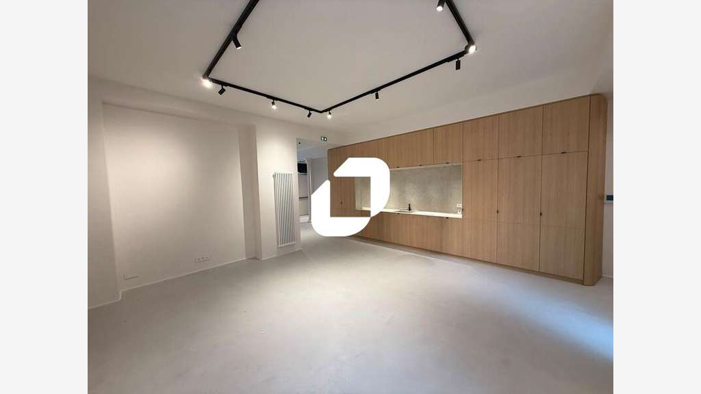 A louer Local commercial 95m² Paris