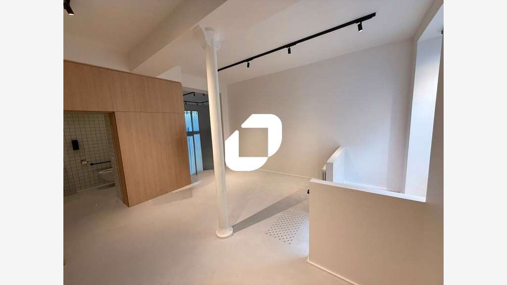A louer Local commercial 95m² Paris
