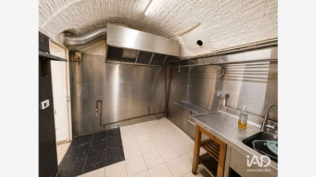 A louer local commercial 90m² à Paris 20e
