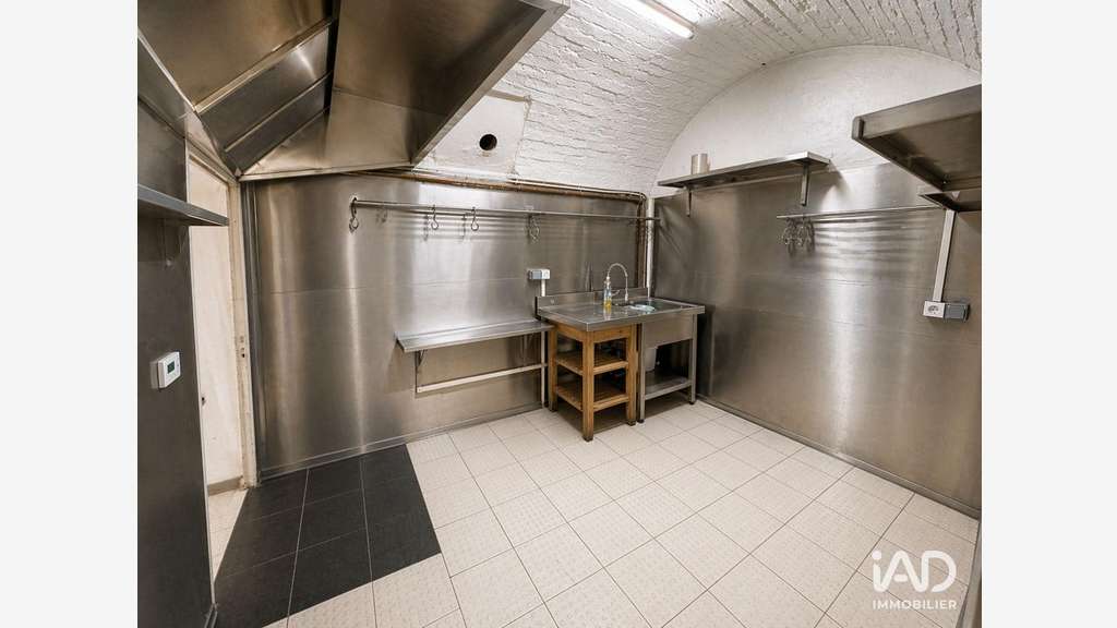 A louer local commercial 90m² à Paris 20e
