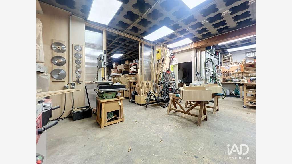 A louer local d'activités stockage 159m² à Paris