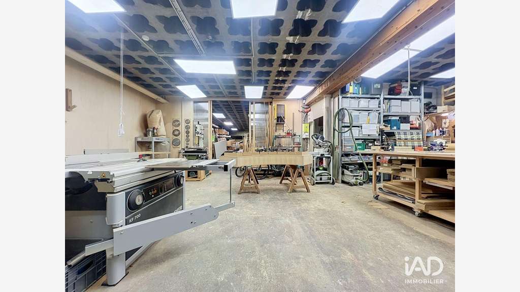 A louer local d'activités stockage 159m² à Paris