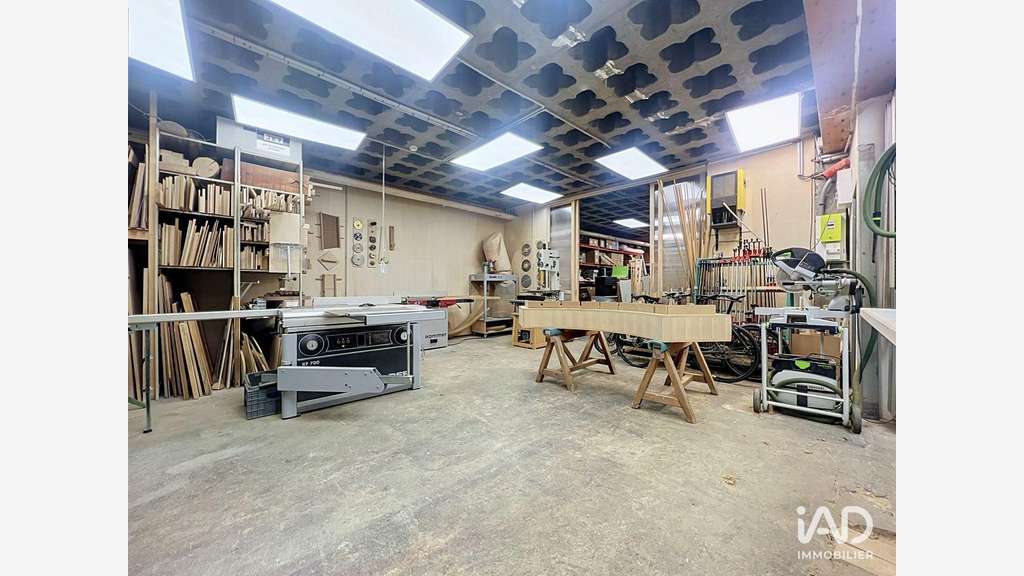 A louer local d'activités stockage 159m² à Paris