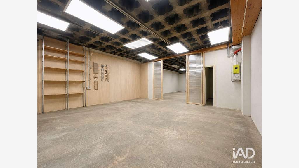 A louer local d'activités stockage 159m² à Paris