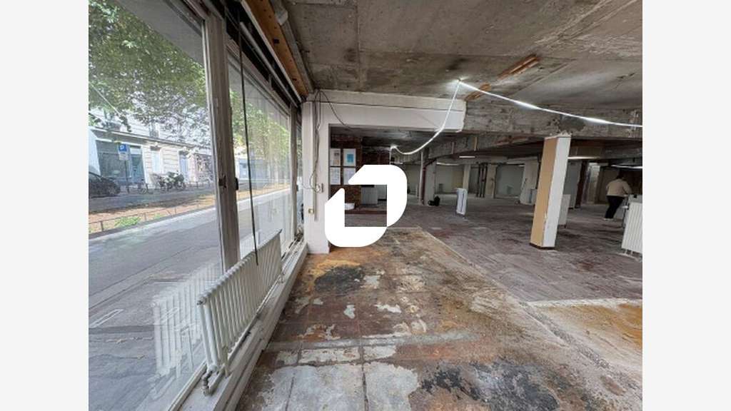 A louer Local commercial 544m² Paris