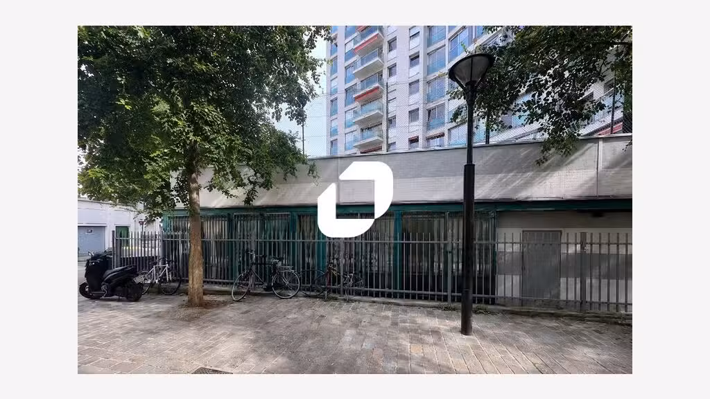A louer Local commercial 544m² Paris