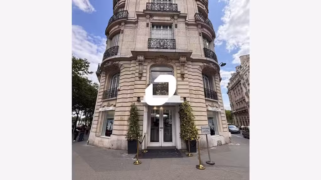 A louer Local commercial 373m² Paris