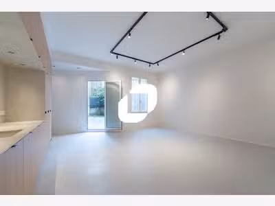 A louer Local commercial 95m² Paris