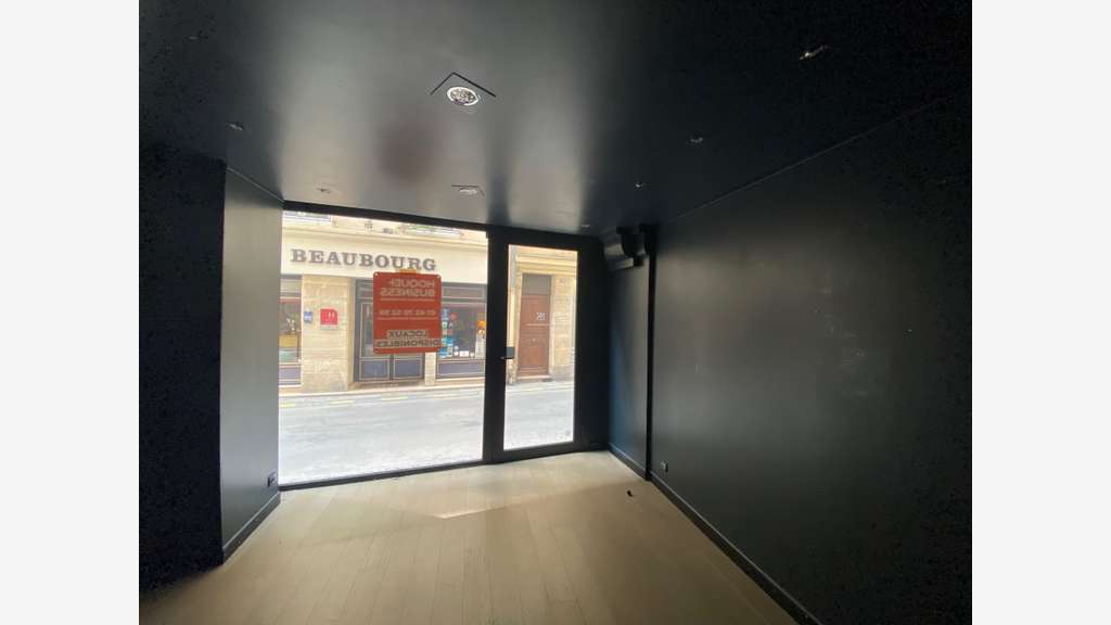Local commercial de 14m² à louer à Paris 04 Marais