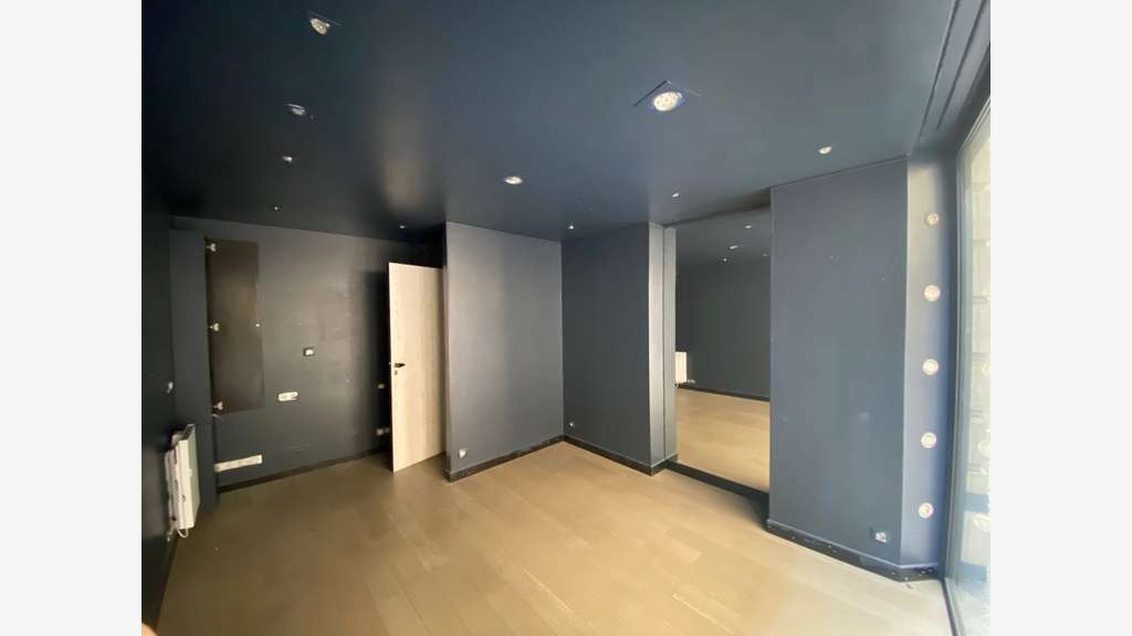 Local commercial de 14m² à louer à Paris 04 Marais