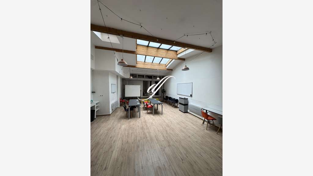 A louer local 73m² à Paris 5ᵉ rue de l’Arbalète