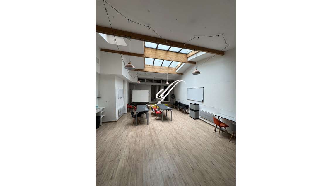 A louer local 73m² à Paris 5ᵉ rue de l’Arbalète