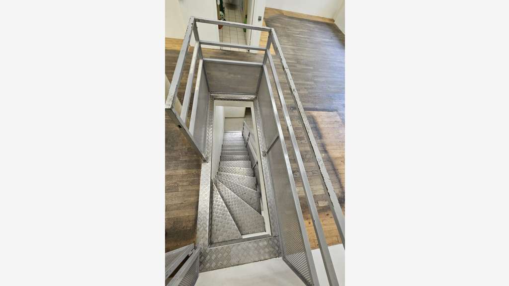 Location pure 130m² Bd St Germain 75005 Paris
