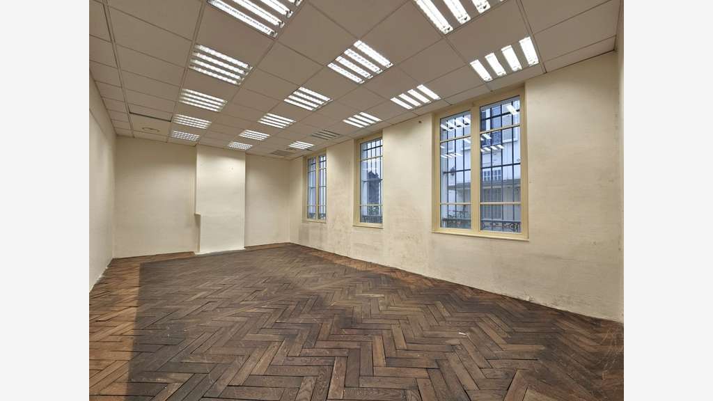 Location pure 130m² Bd St Germain 75005 Paris