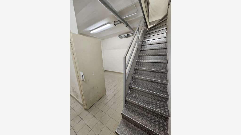 Location pure 130m² Bd St Germain 75005 Paris