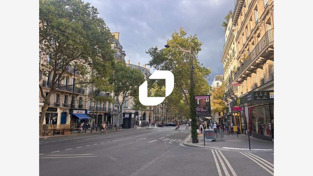A louer Local commercial 124m² Paris