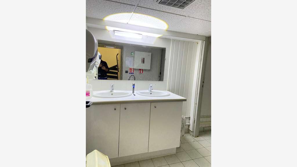 À LOUER – LOCAL COMMERCIAL 27,5 m² – PARIS 5e – EM