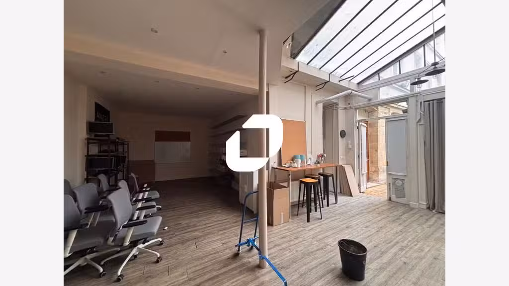 A louer Local commercial 153m² Paris