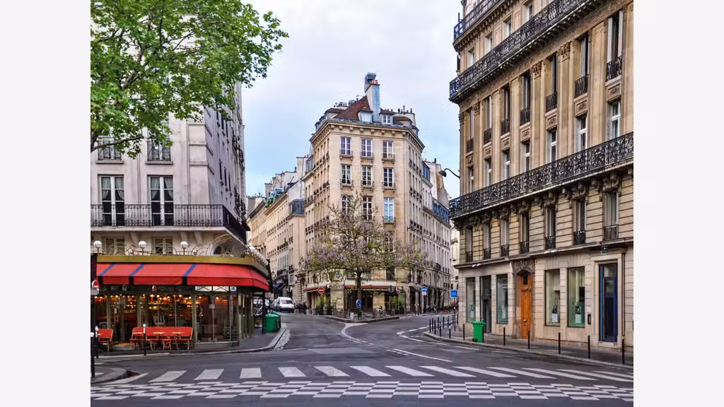 Location pure local commercial 63m² à Paris 75006