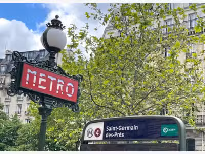Location pure local commercial 63m² à Paris 75006