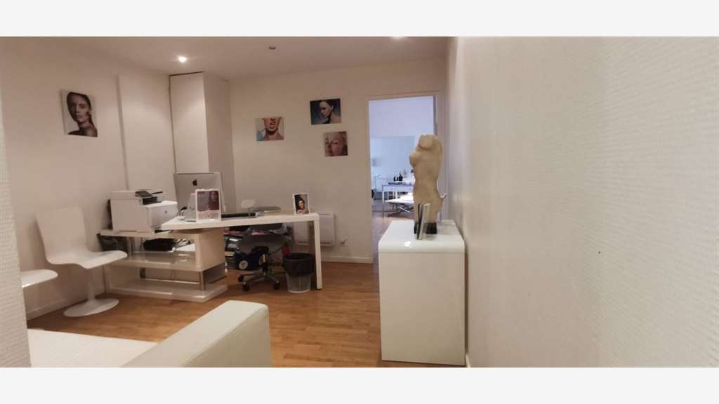 Location local 222m² ERP empl N°1 à Paris 20e