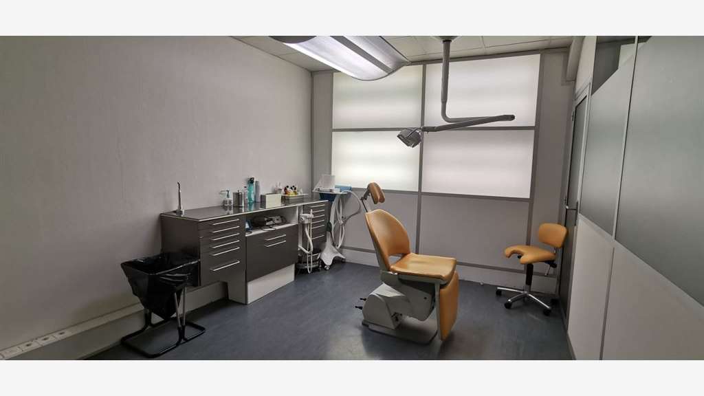 Location local 222m² ERP empl N°1 à Paris 20e