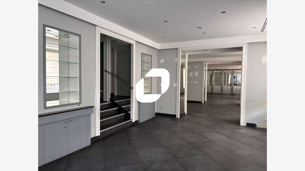 A louer Local commercial 373m² Paris
