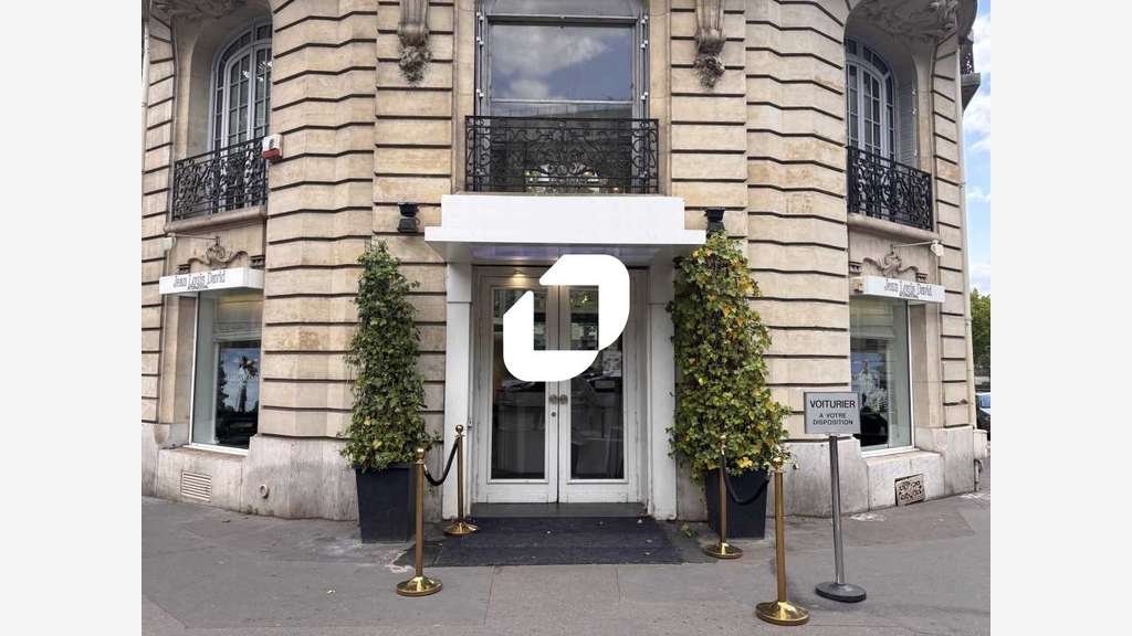 A louer Local commercial 373m² Paris