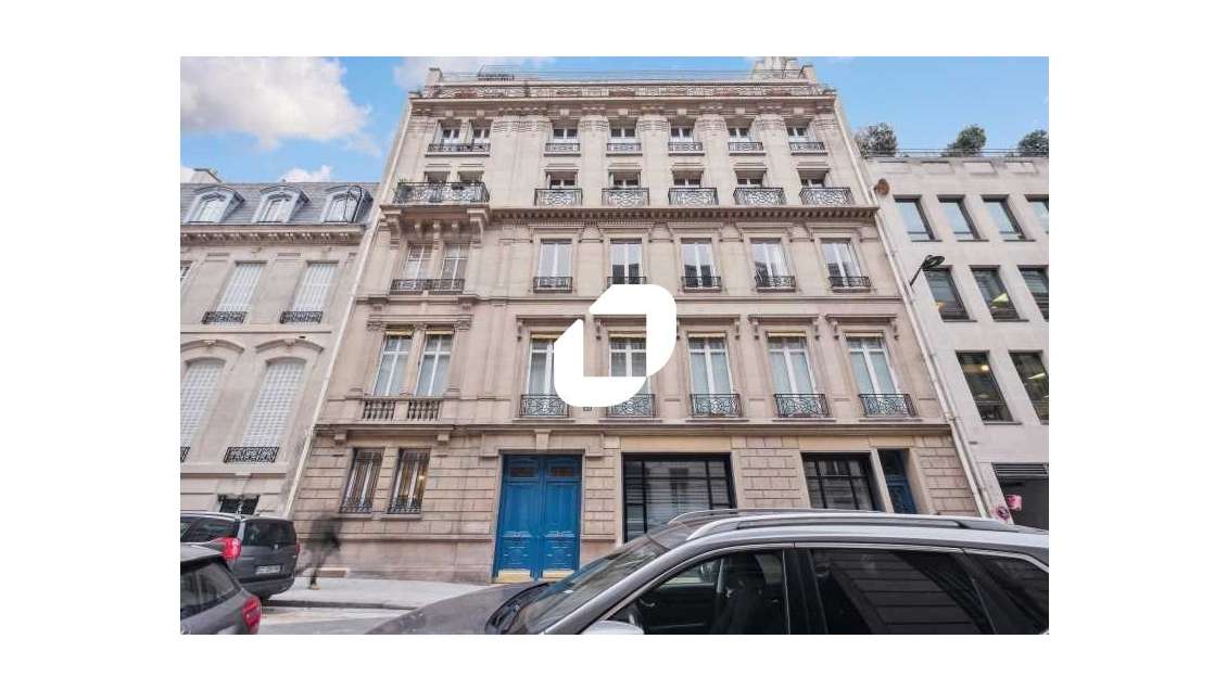 A louer Local commercial 136m² Paris