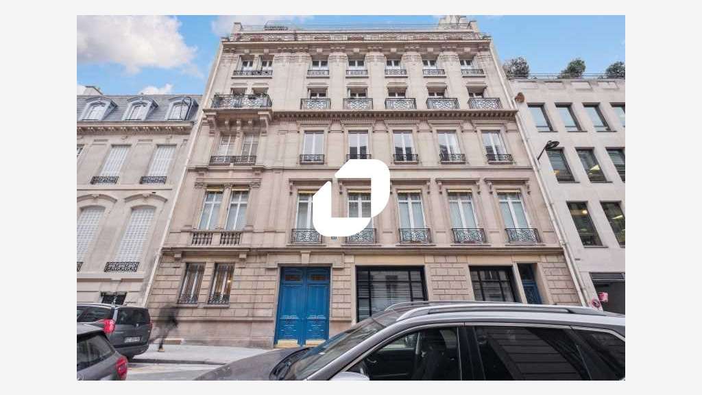 A louer Local commercial 136m² Paris