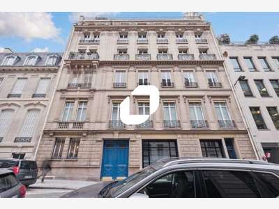 A louer Local commercial 136m² Paris