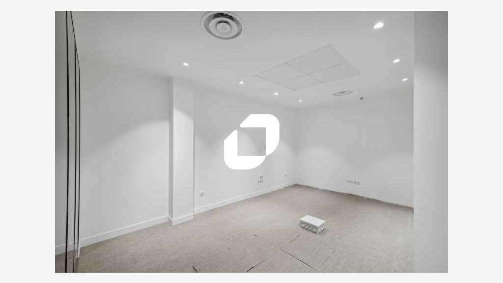 A louer Local commercial 136m² Paris