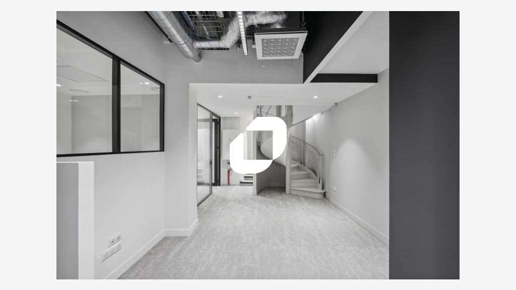 A louer Local commercial 136m² Paris