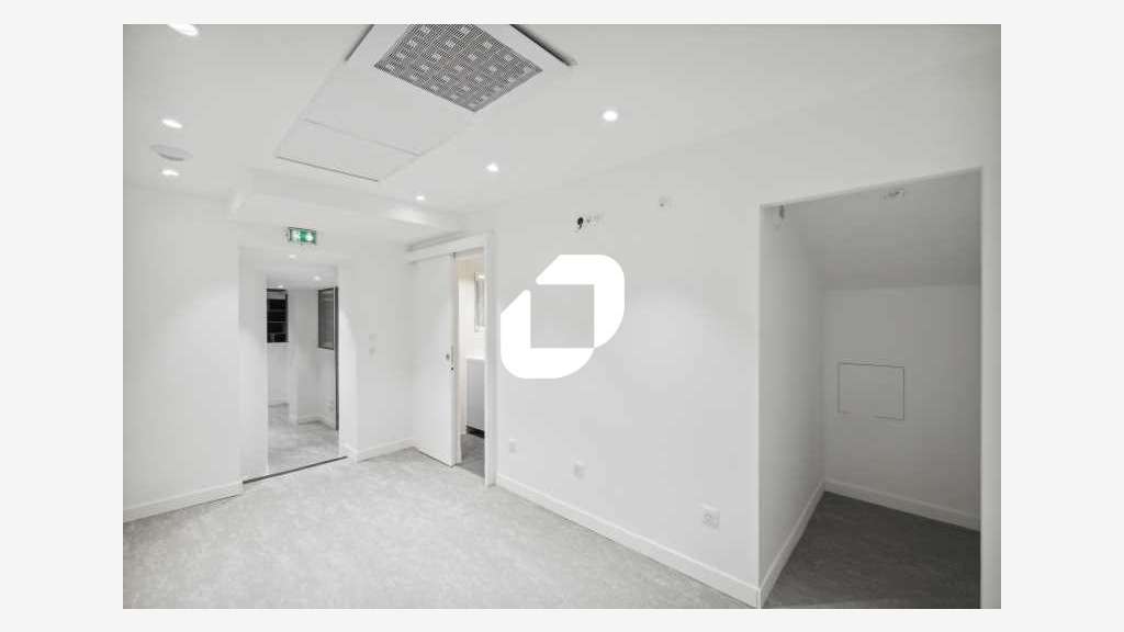 A louer Local commercial 136m² Paris