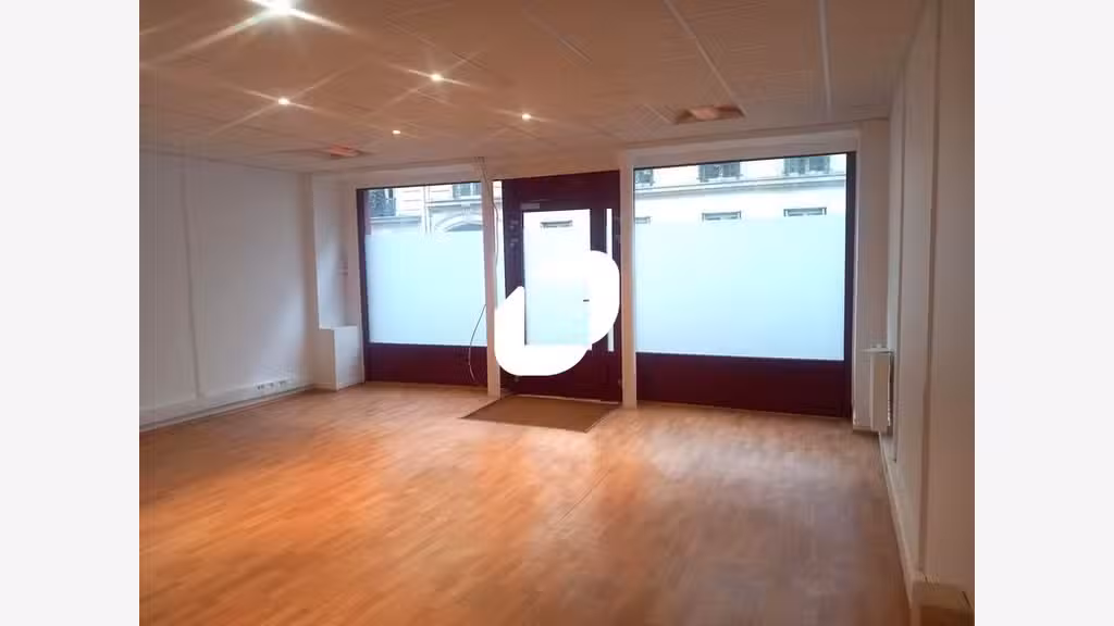 A louer Local commercial 66m² Paris