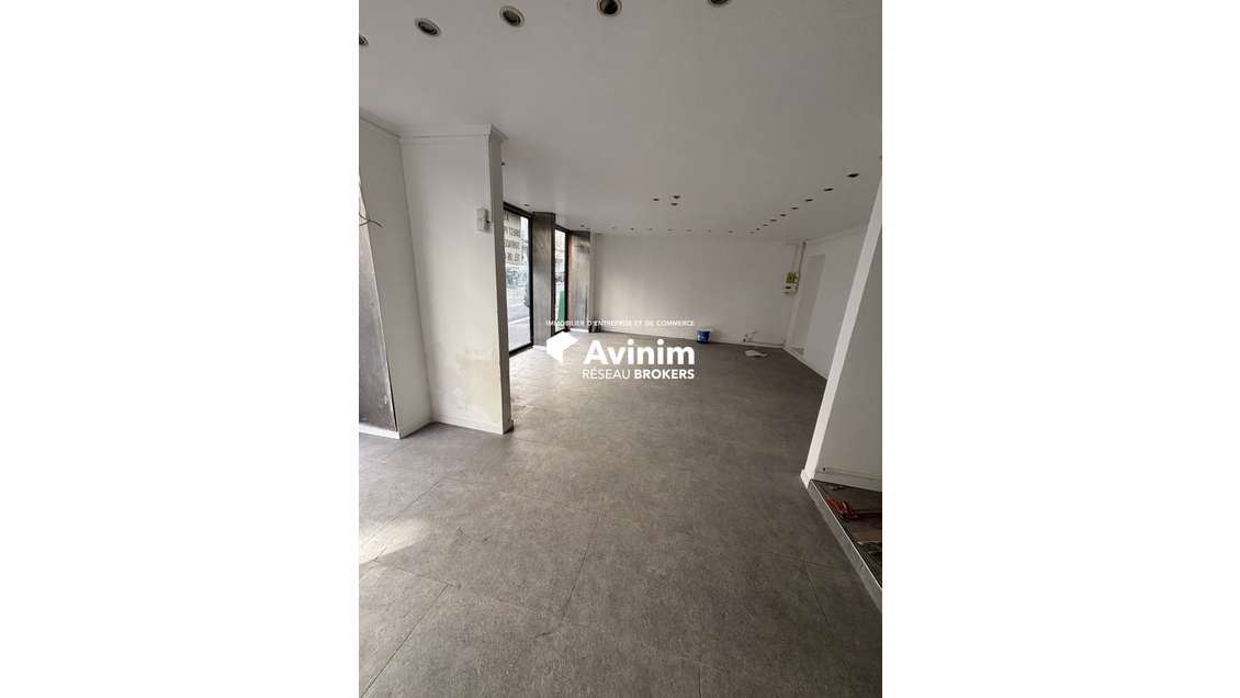 A louer local 54m² empl N°1 Paris 9e